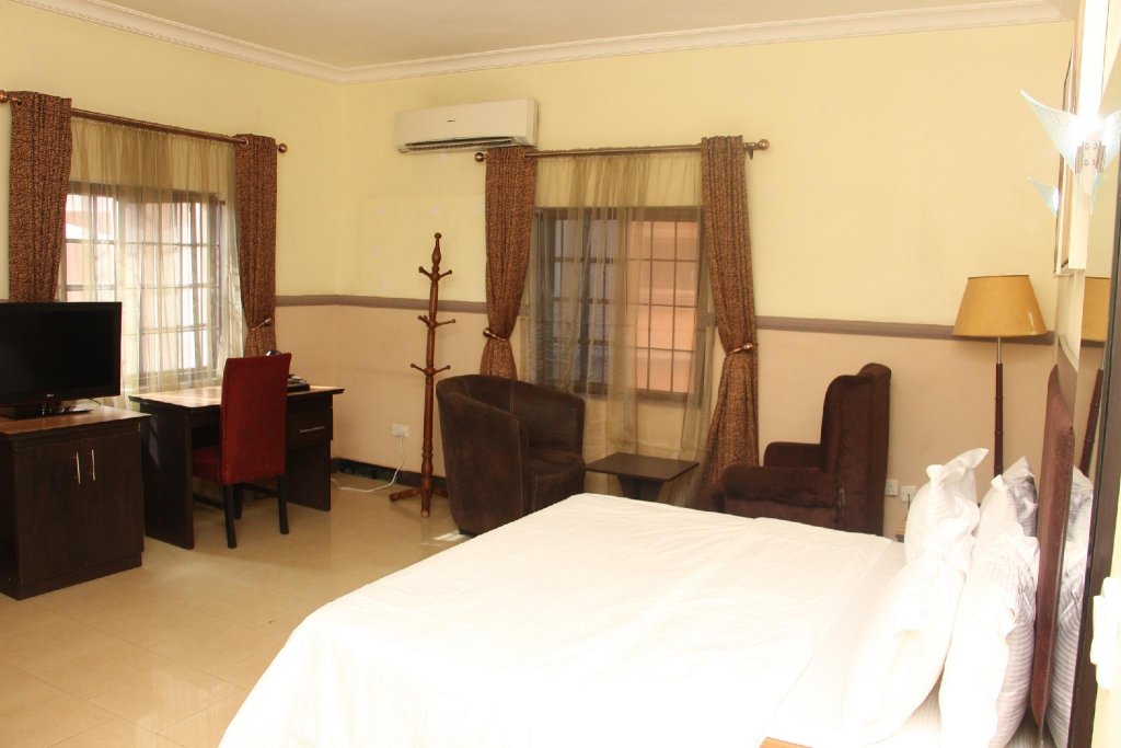 Фото Trafford Hotel