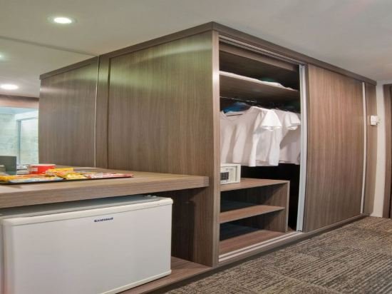 Фото Slaviero Hotel Curitiba Centro