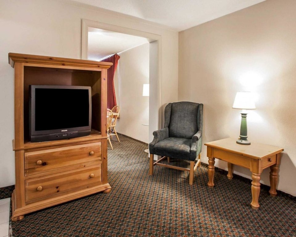 Фото Comfort Inn & Suites Wyomissing/Reading