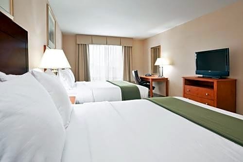 Фото Holiday Inn Express & Suites Detroit North - Troy, an Ihg Hotel