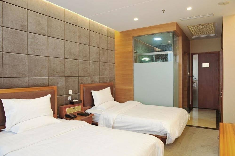 Фото Starway Hotel Hongqiao Junction Center Branch