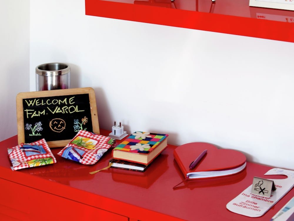 Фото A Bed & Breakfast on a Splendid Houseboat