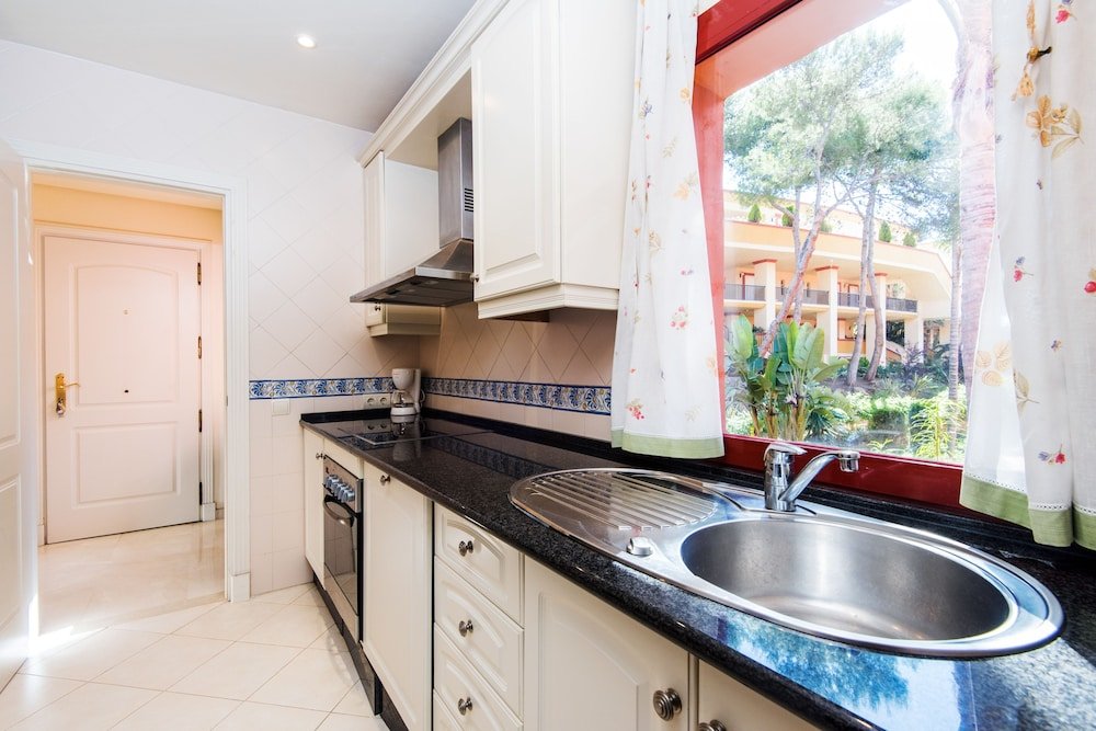 Фото Marbella Beach Resort at Club Playa Real