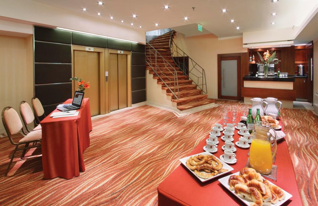 Фото Hotel Sheltown