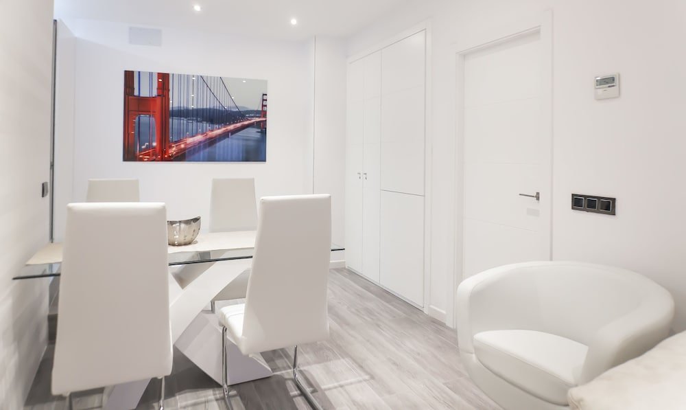 Фото Goles Deluxe with parking