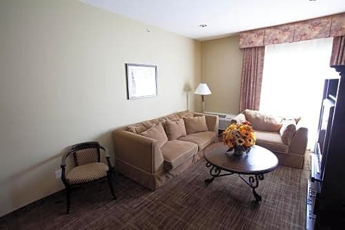 Фото Days Inn by Wyndham Surrey