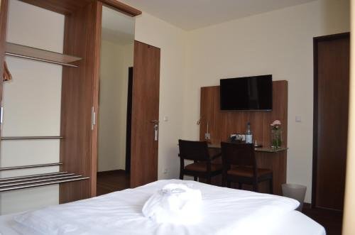 Фото Hotel Isenbütteler Hof