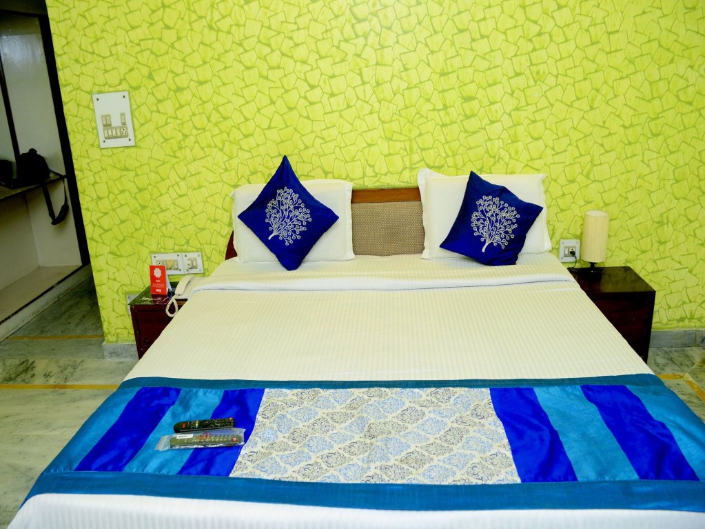 Фото Oyo 3071 Hotel Kamesh Hut