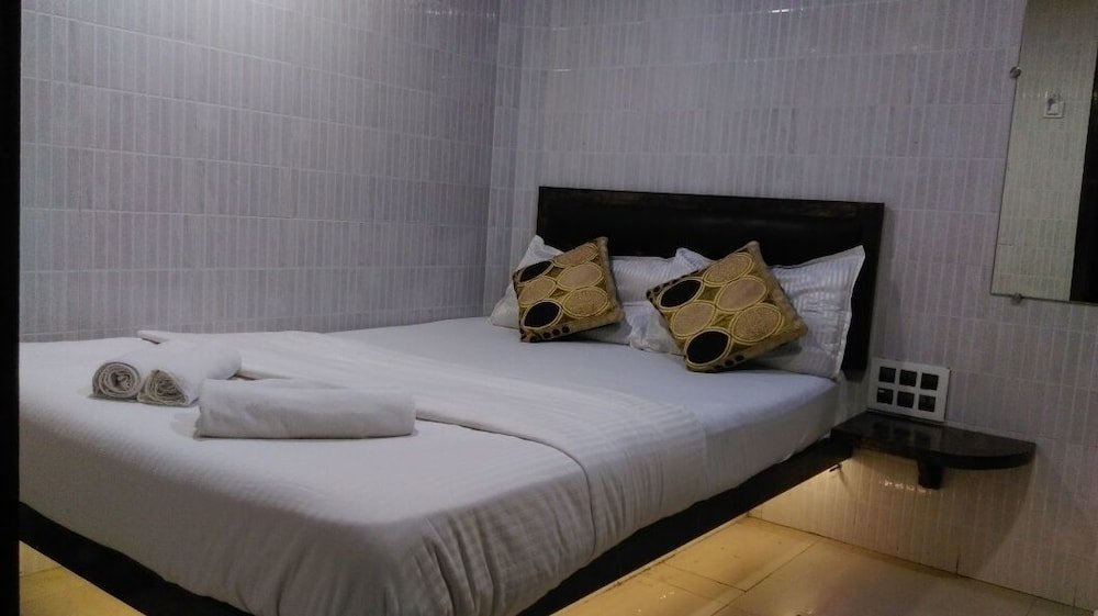 Фото Hotel Paris Residency