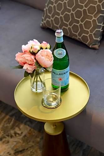 Фото Q8 Boutique Hotel