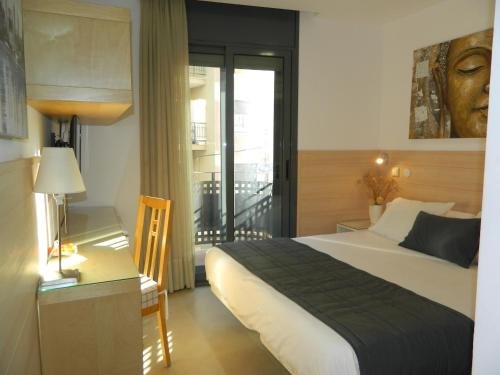 Фото Hostal House