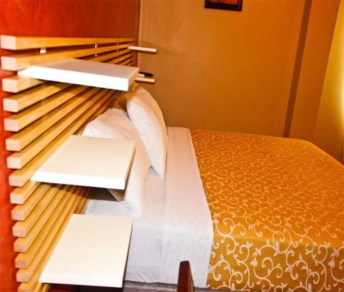 Фото Tropical Enclave Hotel