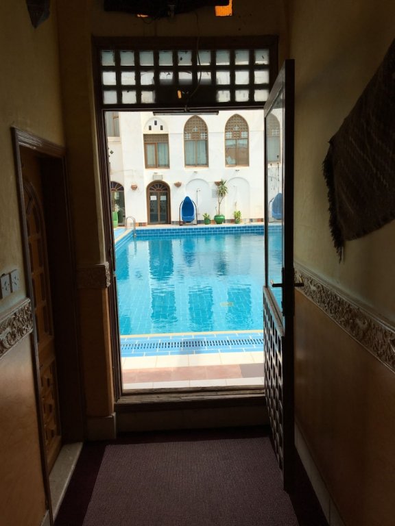 Фото Kuwait Palace Hotel Apartments