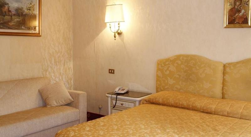 Фото Ostello Bello Rome Colosseum