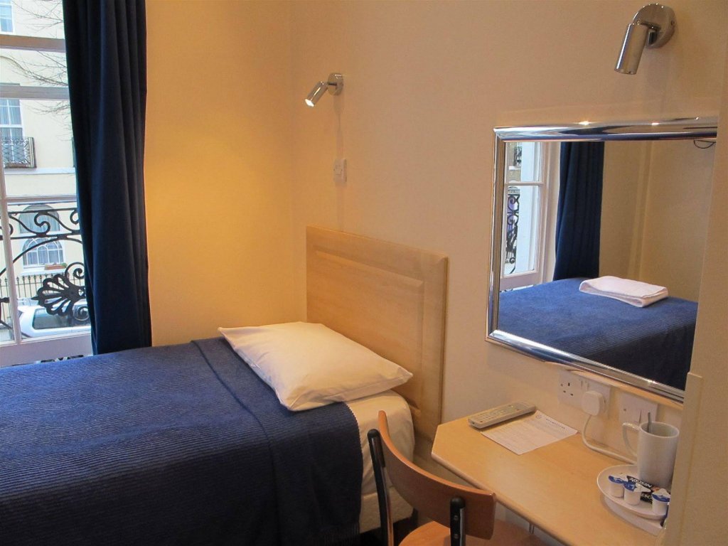 Фото Alhambra Hotel