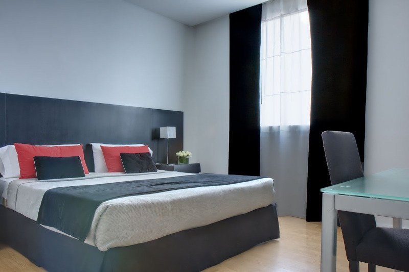 Фото Broadway Hotel & Suites