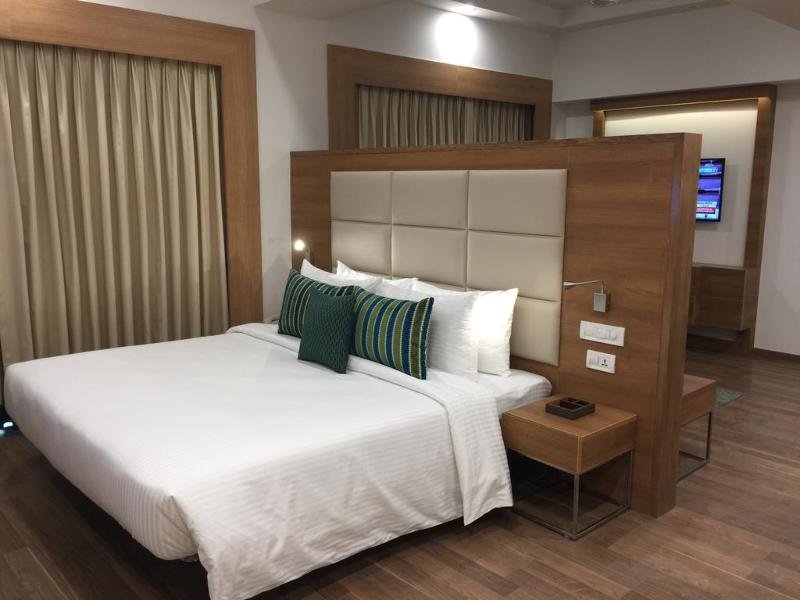 Фото Lemon Tree Hotel, Sector 60, Gurugram