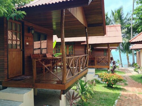 Dome Lay Beach Resort