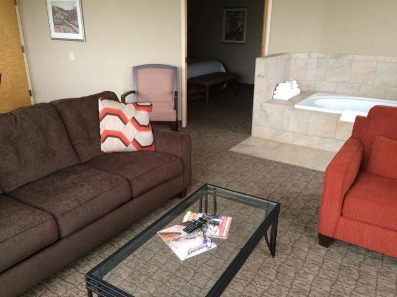 Фото Holiday Inn Champaign, an Ihg Hotel