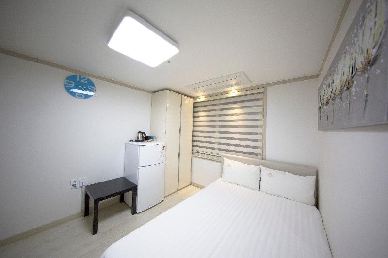 Фото Inn The City Business Hotel