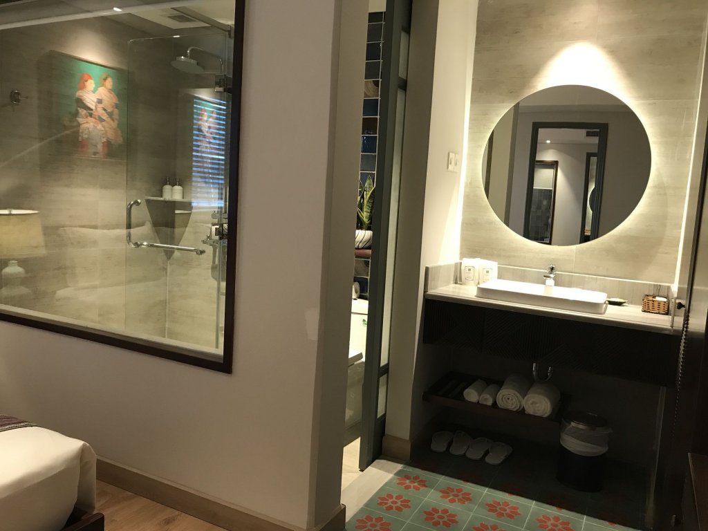 Фото Au Lac Legend Hotel