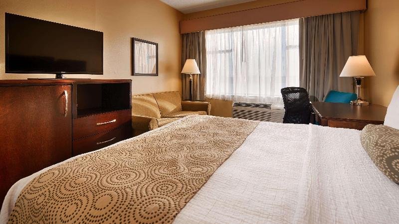 Фото Best Western Plus Coastline Inn