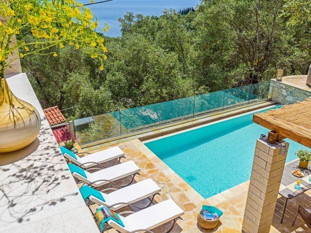 Фото Four-Bedroom Villa Eleni by Konnect, with Private Pool & Stunning Seaview