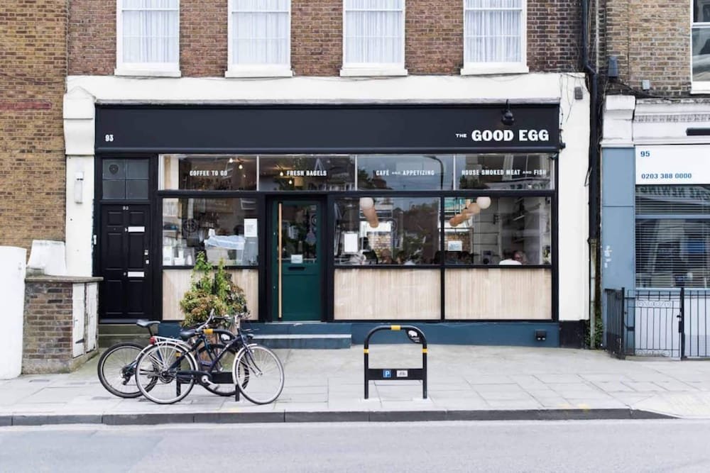 Фото Lovely Victorian Flat for 6 in Stoke Newington