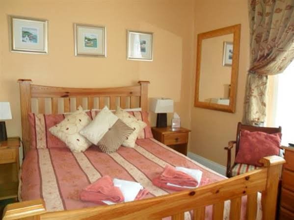 Фото Exton House