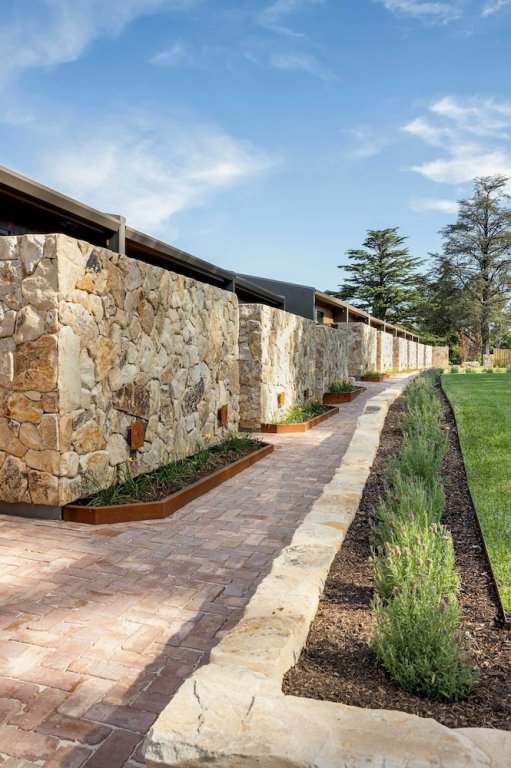 Фото Sequoia Lodge - Adults Only