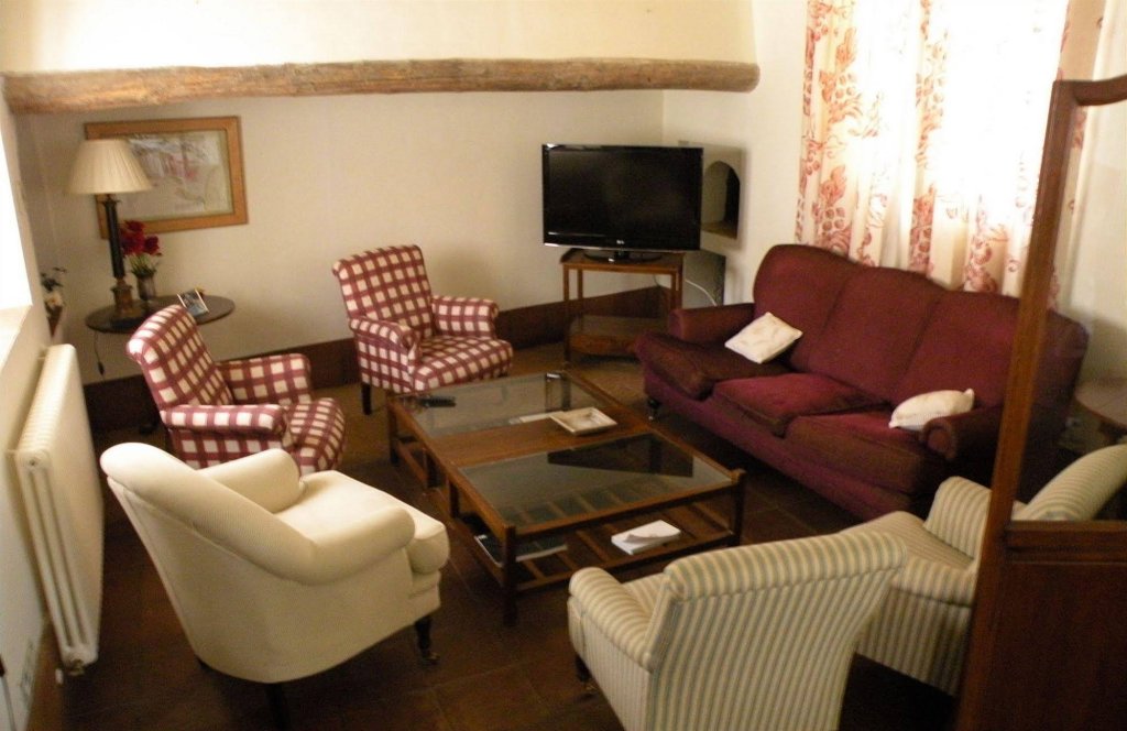 Фото Hotel Posada de Valdezufre