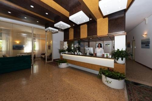 Фото Hotel Janeiro Frontemare