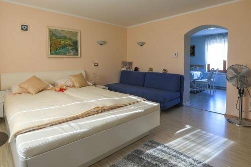 Гостиница Apartments PR Fajfarju