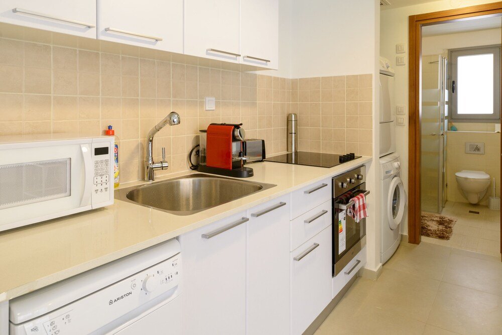 Фото Design New Central 1 Min Walk Beach