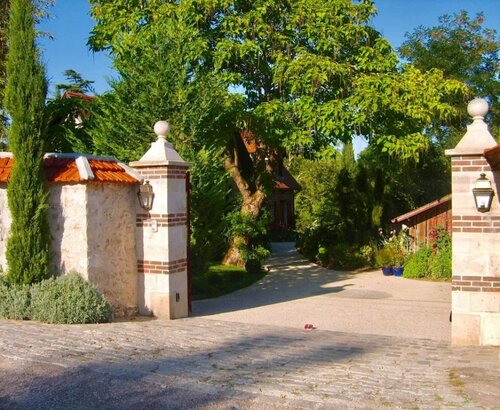 Гостиница Toute Une Histoire в Мелёне