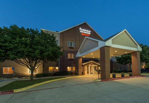 Гостиница Fairfield Inn & Suites by Marriott Dallas Lewisville в Льюисвилле