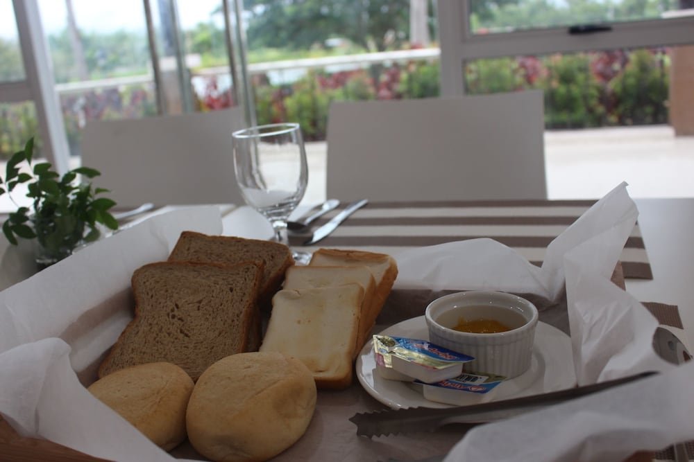 Фото Sotogrande Iloilo Hotel