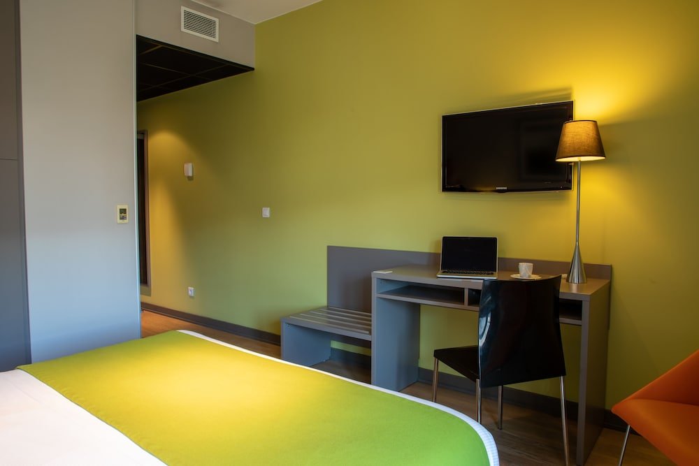 Фото Adonis Lyon Dock Ouest