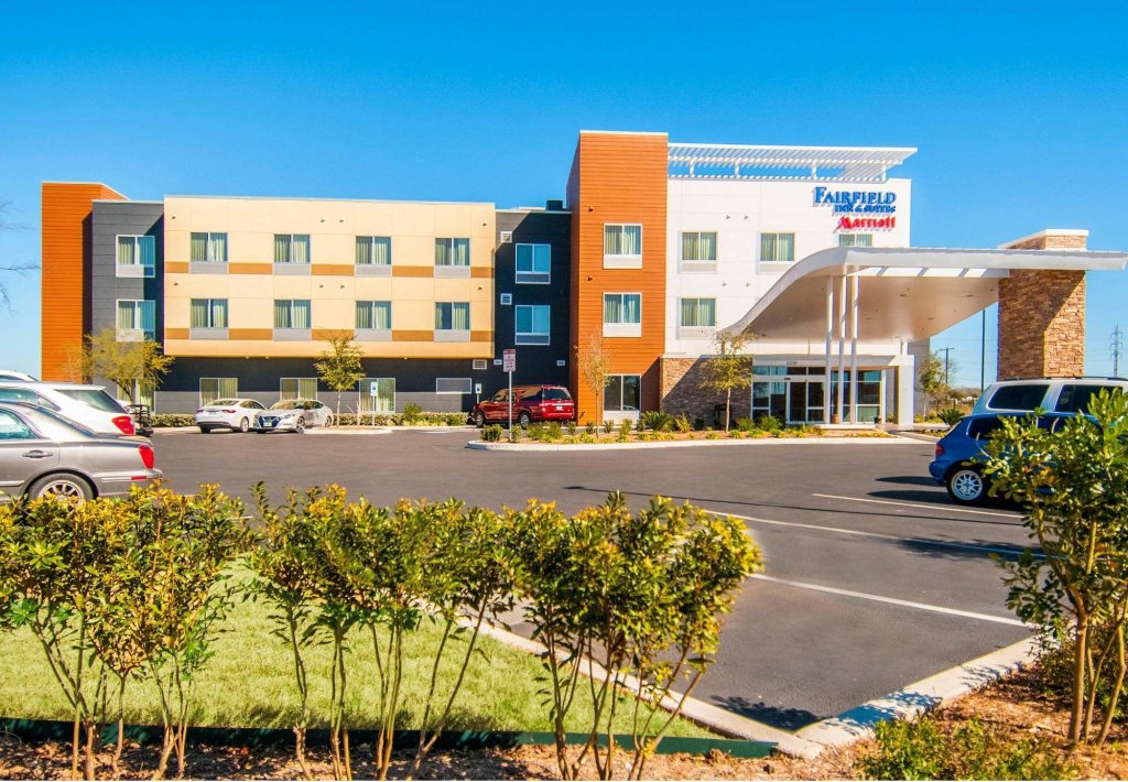 Фото Fairfield Inn & Suites San Antonio Brooks City Base