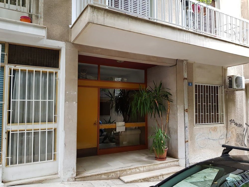 Фото Α Koukaki, Modern Newly Refurbished Apartment