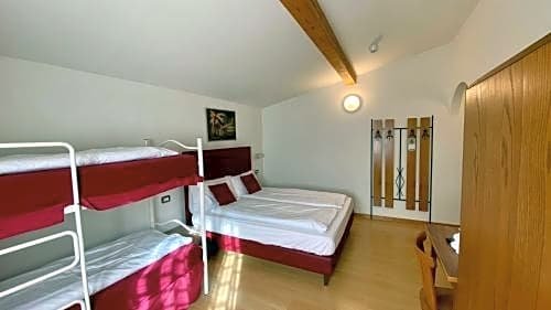 Фото Casteluce Hotel Funivie Pinzolo