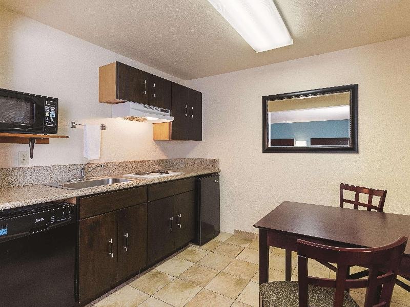 Фото La Quinta Inn & Suites by Wyndham Portland Nw