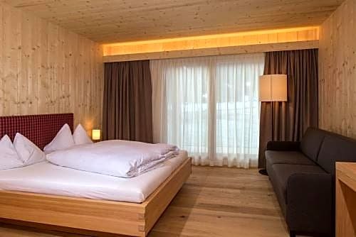 Фото Hotel Schoenblick