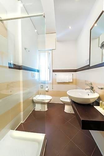 Фото Viktoria Palace Hotel