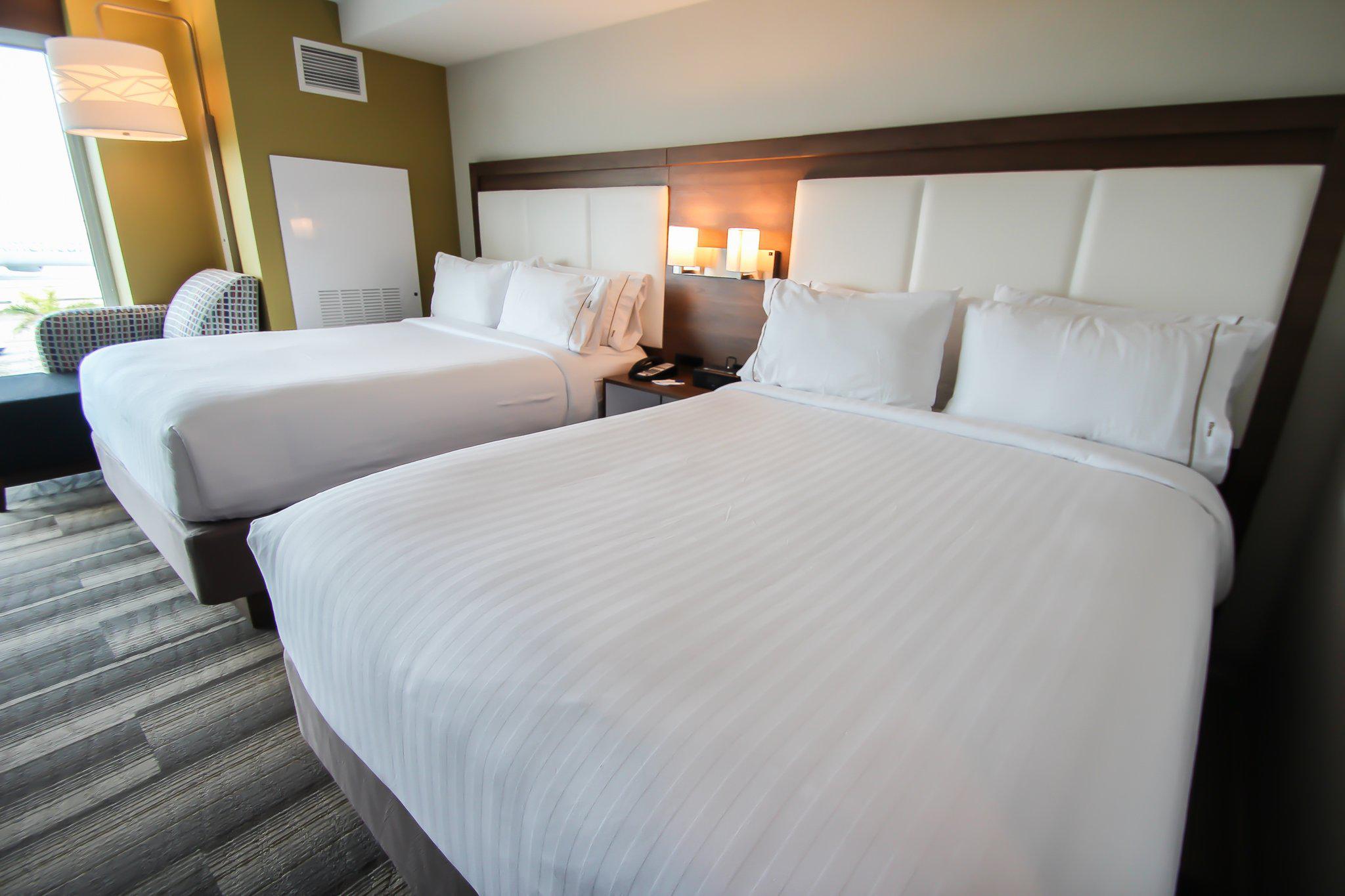 Фото Holiday Inn Express & Suites Miami Airport East, an Ihg Hotel