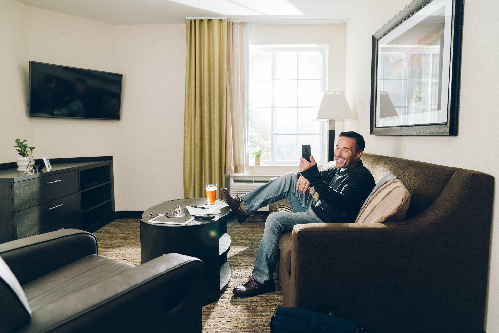Фото Candlewood Suites Washington North, an Ihg Hotel