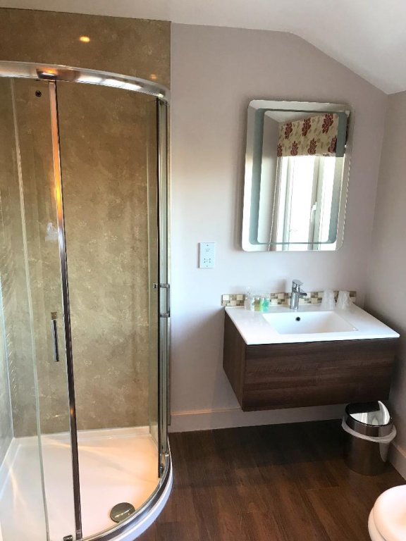 Фото Thatched Cottage Hotel