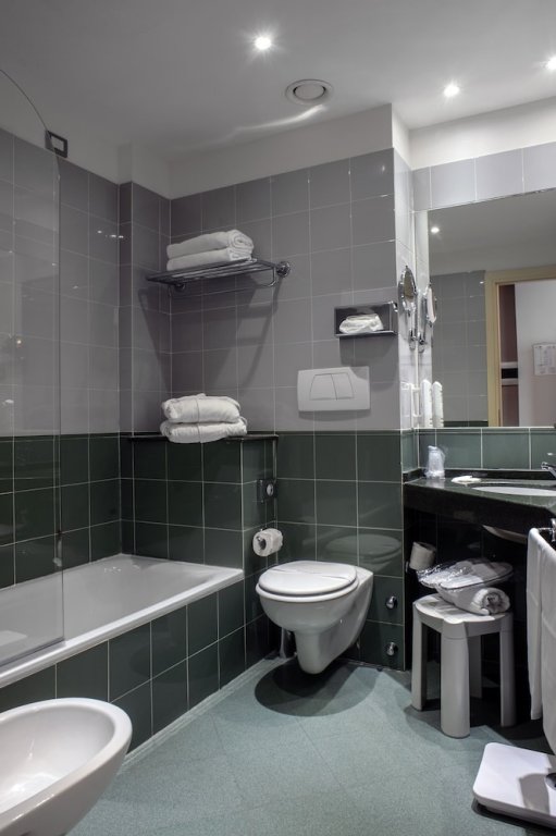 Фото La Meridiana Bleisure Hotel