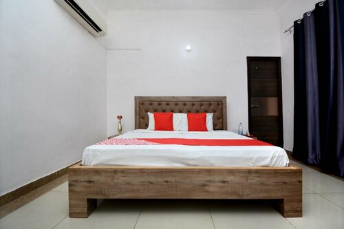 Гостиница Oyo 31031 Ds Royal Guest House в Лудхияне