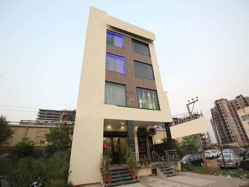 Гостиница Oyo 28142 Hotel Sharrytel